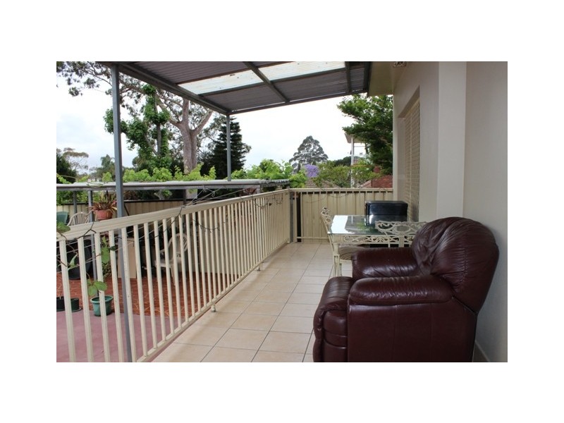 24 Cooeeyana Parade, Mount Lewis NSW 2190