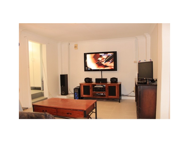 24 Cooeeyana Parade, Mount Lewis NSW 2190