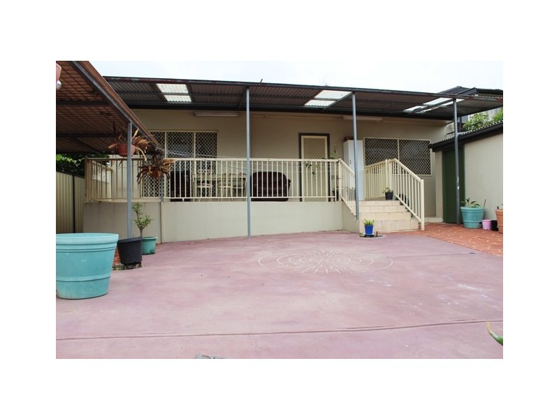 24 Cooeeyana Parade, Mount Lewis NSW 2190