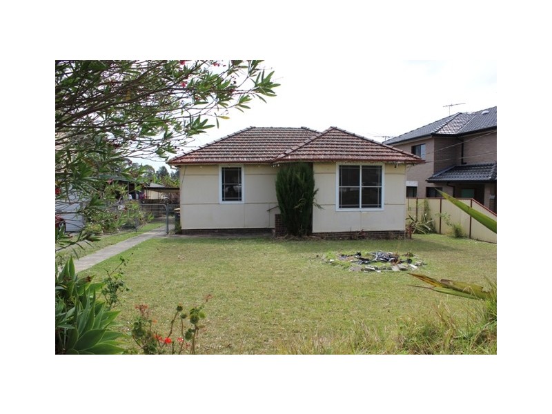 24 Saurine Street,, Bankstown NSW 2200
