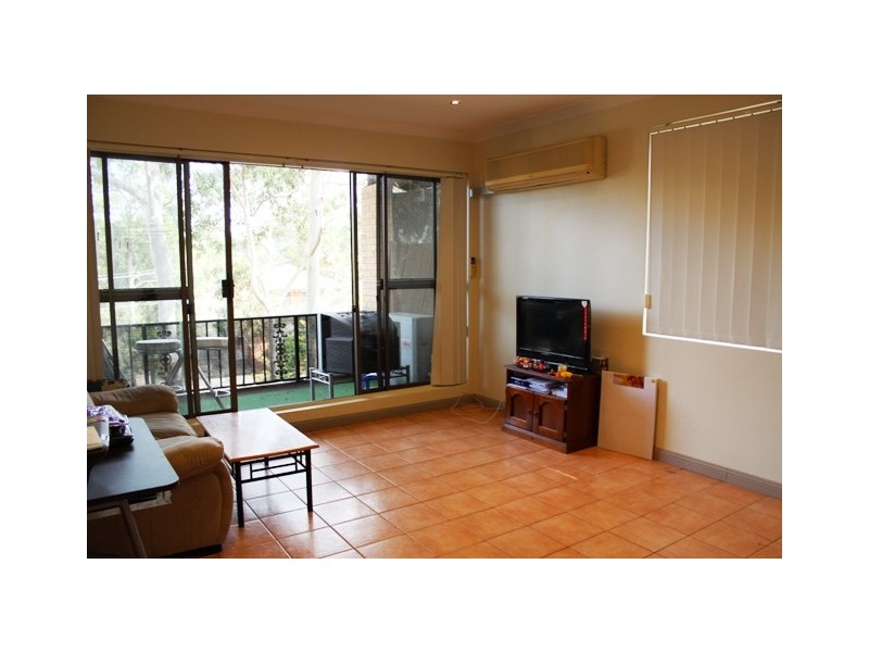 11/33 Sir Joseph Banks St, Bankstown NSW 2200