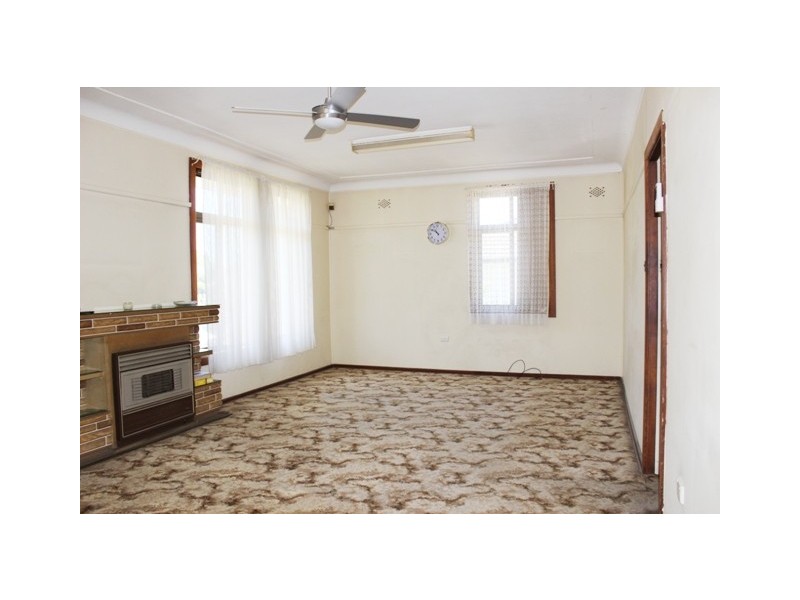 16 Bamfield Ave, Yagoona NSW 2199