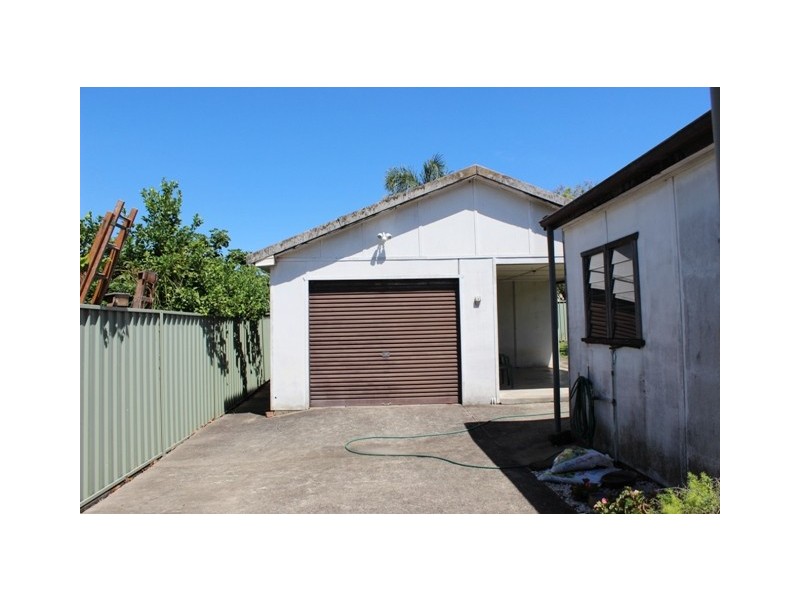 16 Bamfield Ave, Yagoona NSW 2199