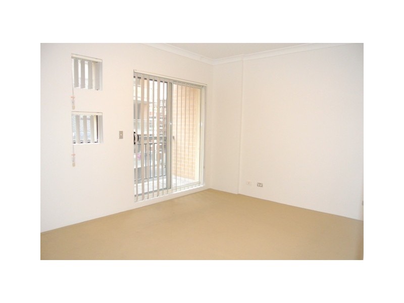 24/8-10 Browne Parade, Liverpool NSW 2170