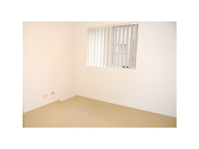 24/8-10 Browne Parade, Liverpool NSW 2170