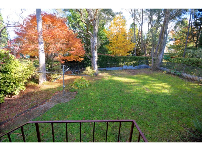 27 Palmer Crescent, Blackheath NSW 2785