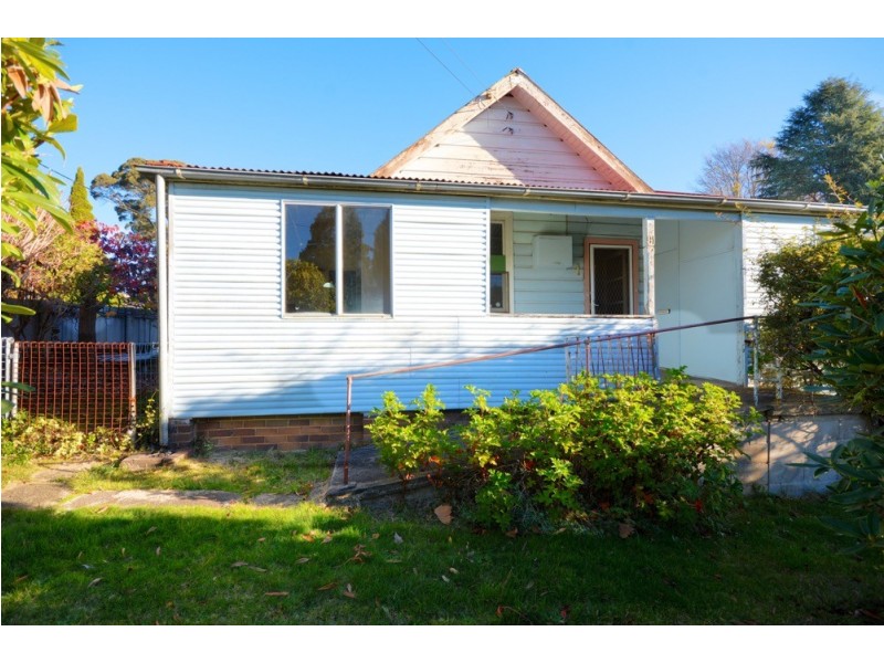 91 Govetts Leap Road, Blackheath NSW 2785