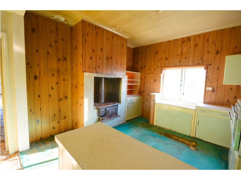 91 Govetts Leap Road, Blackheath NSW 2785