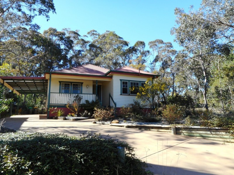 5 ST ANDREWS AVENUE, Blackheath NSW 2785