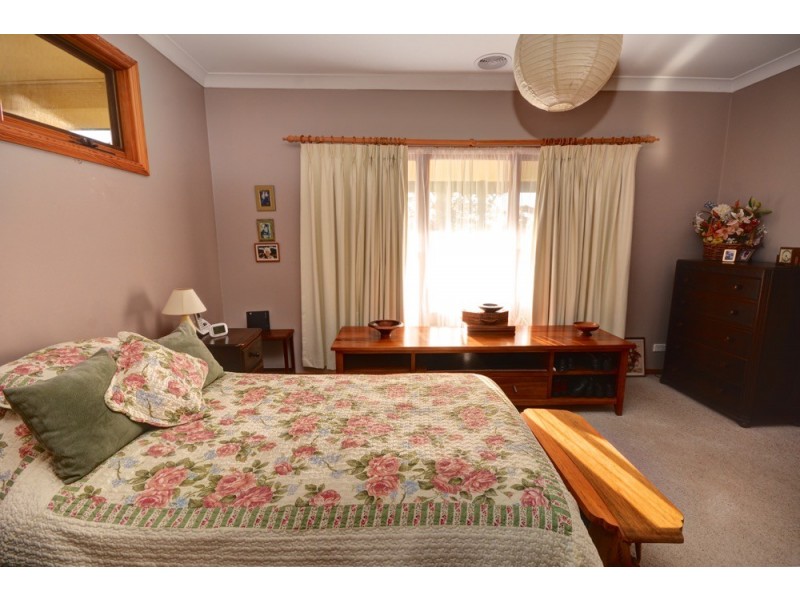 11 HILLIER AVENUE, Blackheath NSW 2785