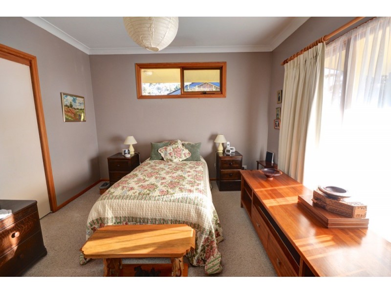 11 HILLIER AVENUE, Blackheath NSW 2785