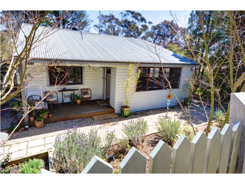 22 Bridges Street, Blackheath NSW 2785