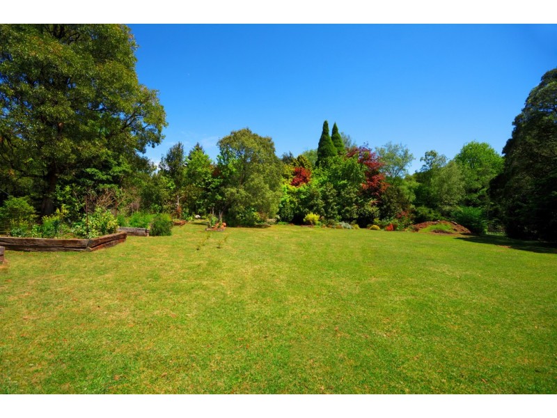 17 Farrer Road West, Mount Wilson NSW 2786