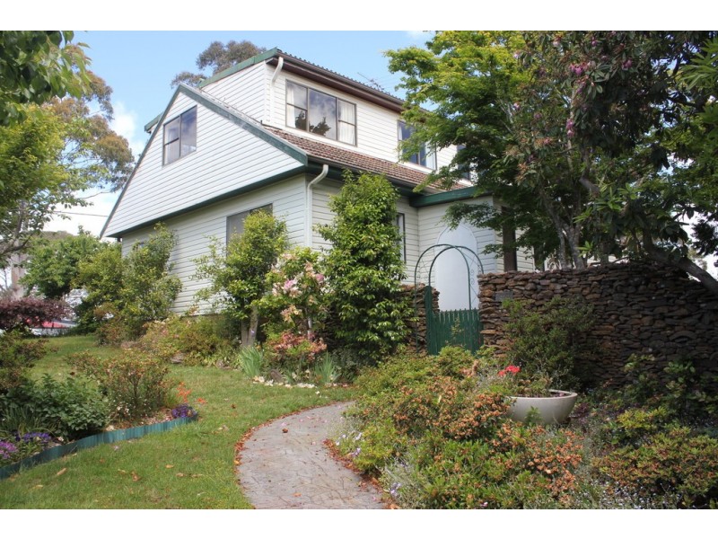 1 COOMASSIE STREET, Katoomba NSW 2780