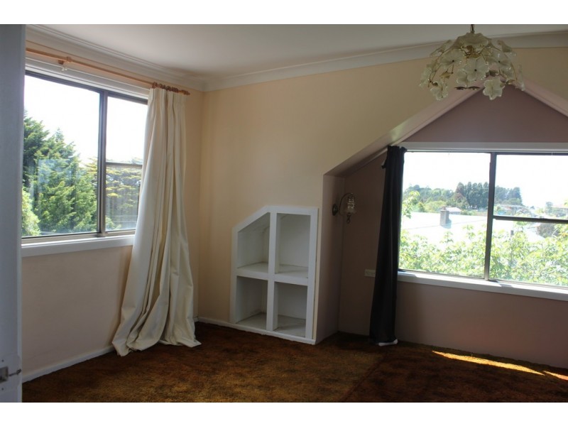 1 COOMASSIE STREET, Katoomba NSW 2780