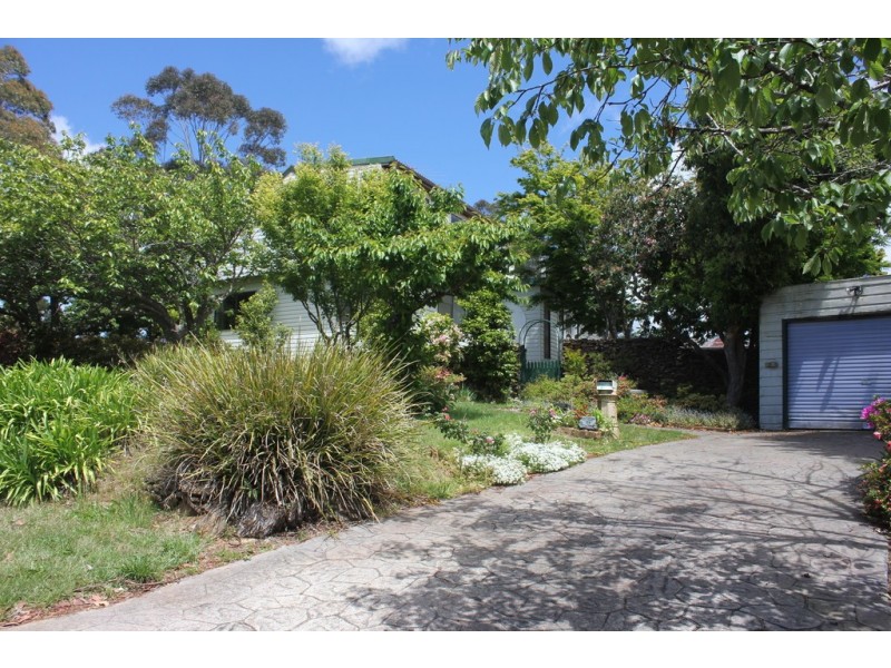 1 COOMASSIE STREET, Katoomba NSW 2780