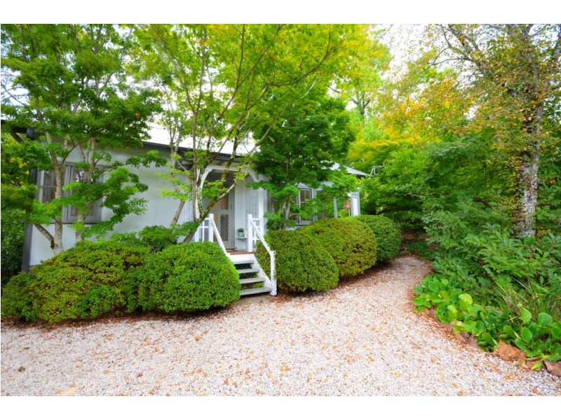 18 Barratt St, Blackheath NSW 2785