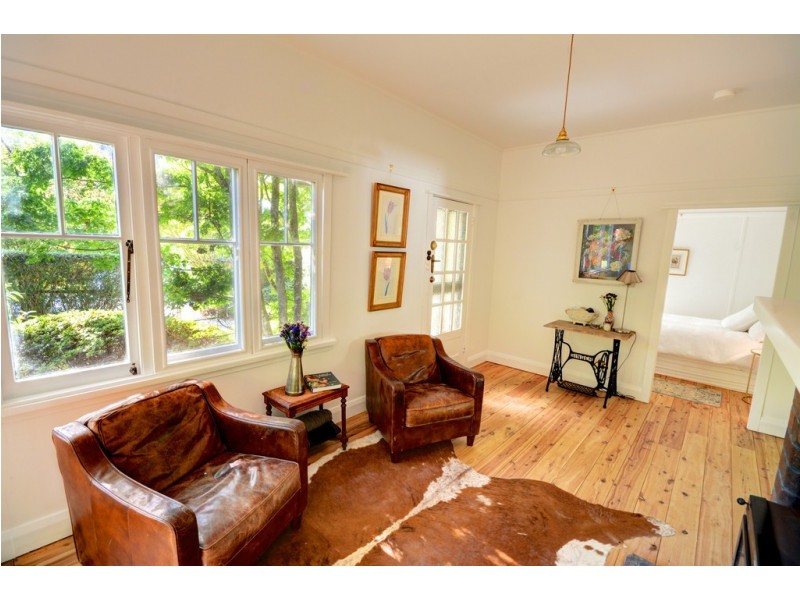 18 Barratt St, Blackheath NSW 2785