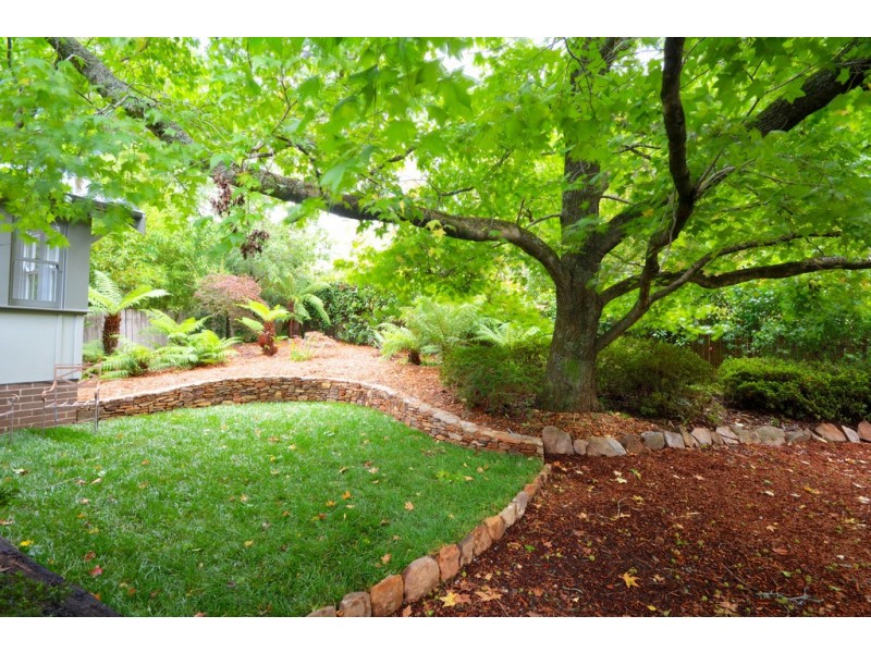 18 Barratt St, Blackheath NSW 2785