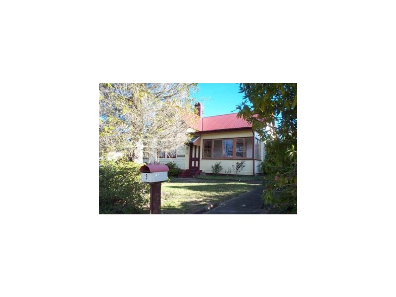 3 PARK AVENUE, Blackheath NSW 2785