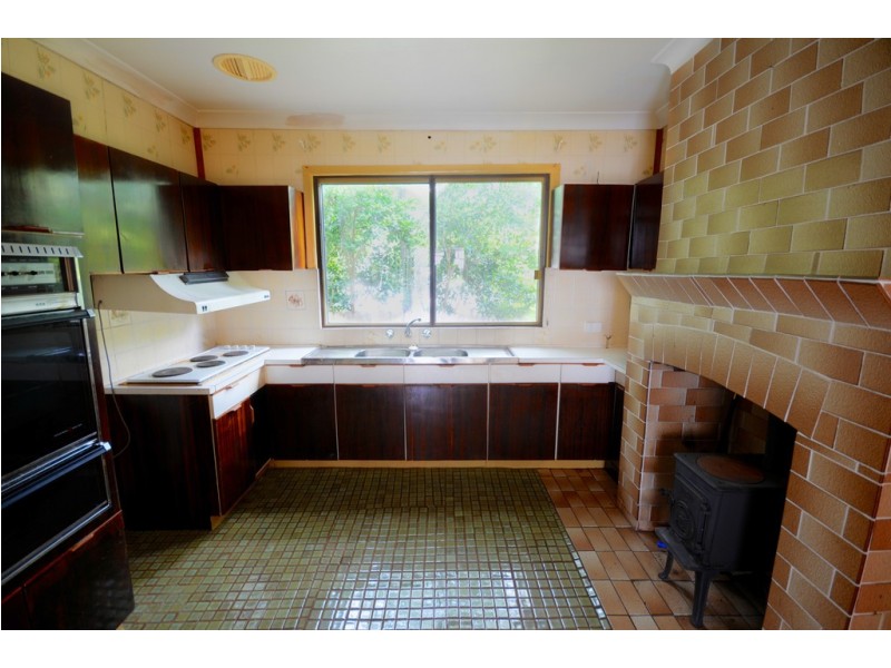 12 Clyde Avenue, Blackheath NSW 2785