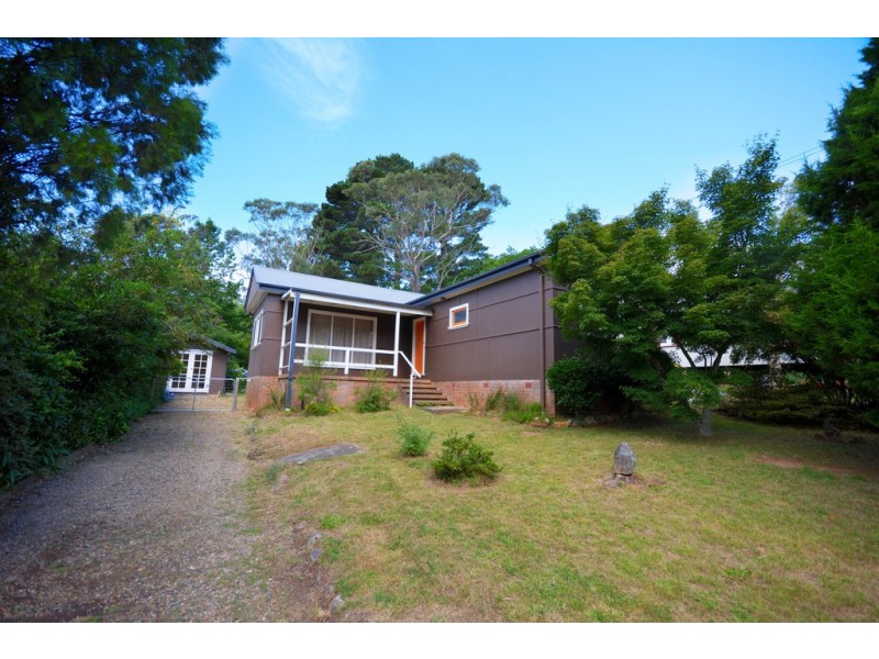 6 Mel Avenue, Blackheath NSW 2785