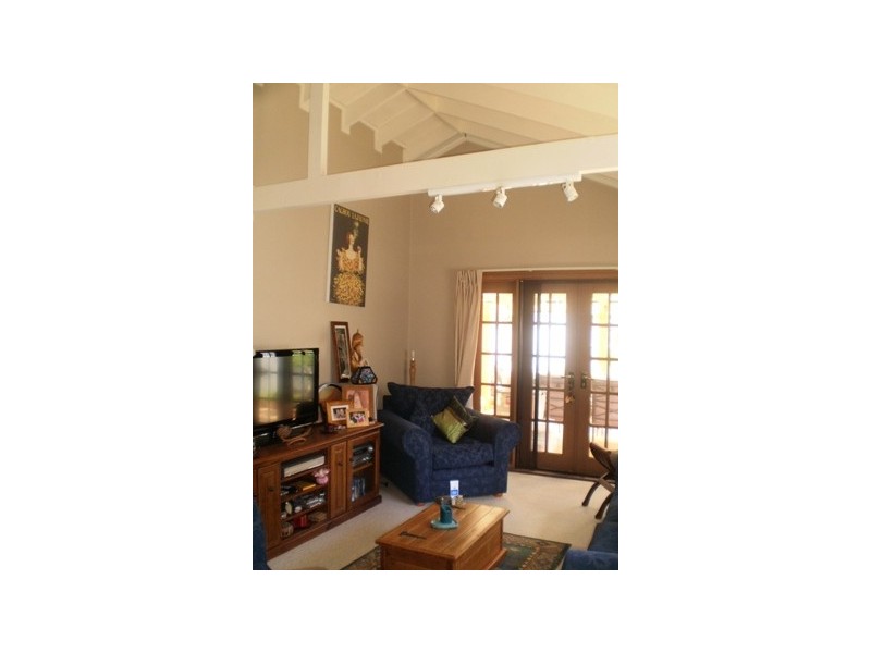 6 BURTON RD, Blackheath NSW 2785