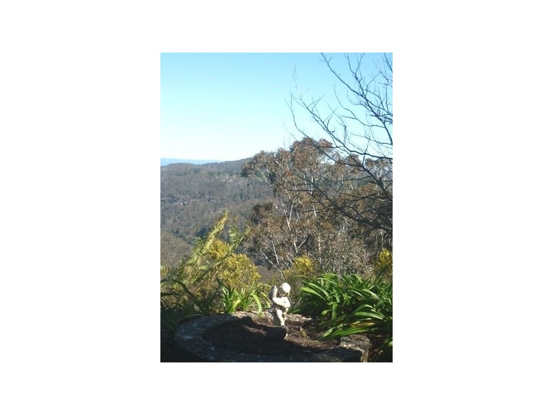 16 STAVELEY PDE, Blackheath NSW 2785