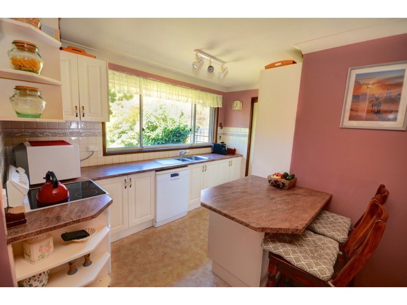 7 Chelmsford Avenue, Blackheath NSW 2785