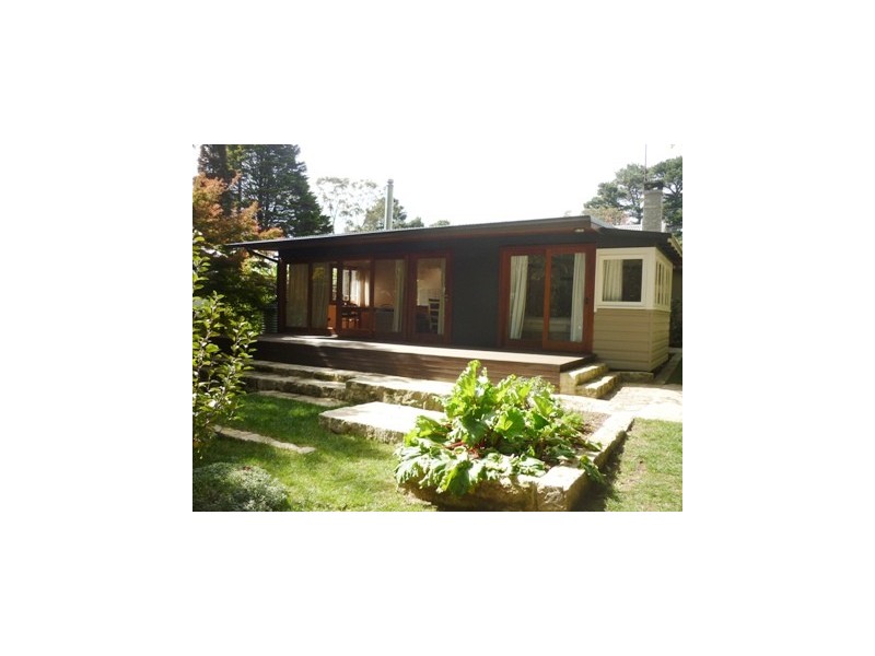 7 MEL AVENUE, Blackheath NSW 2785