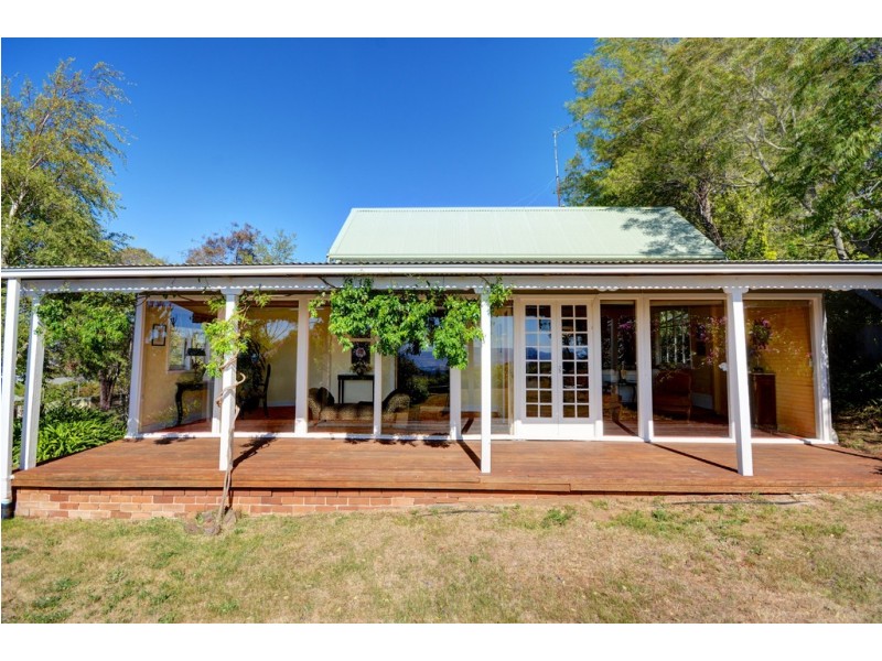 16 Lookout Street, Blackheath NSW 2785