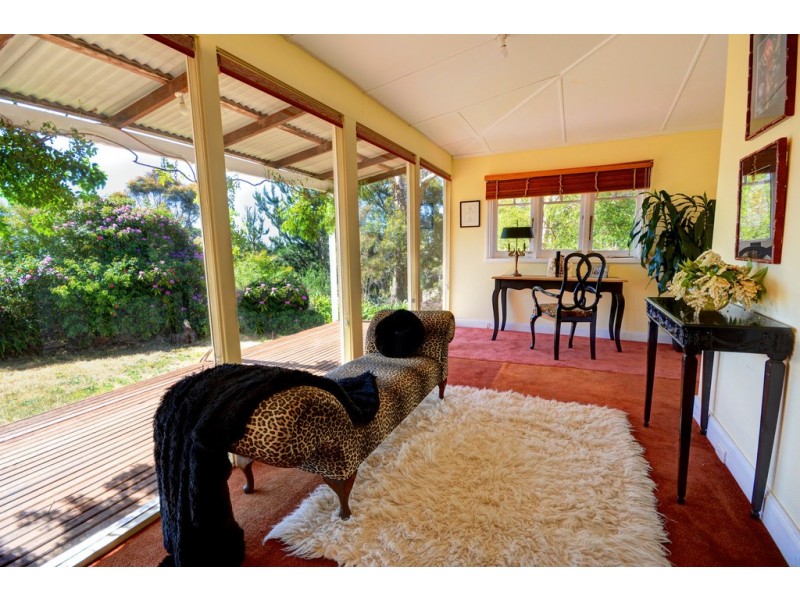 16 Lookout Street, Blackheath NSW 2785