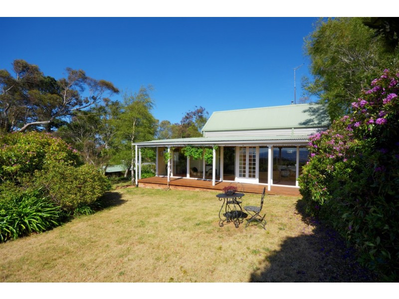 16 Lookout Street, Blackheath NSW 2785