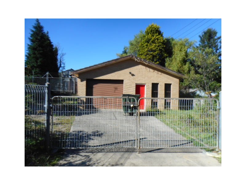 4 Railway Avenue, Blackheath NSW 2785