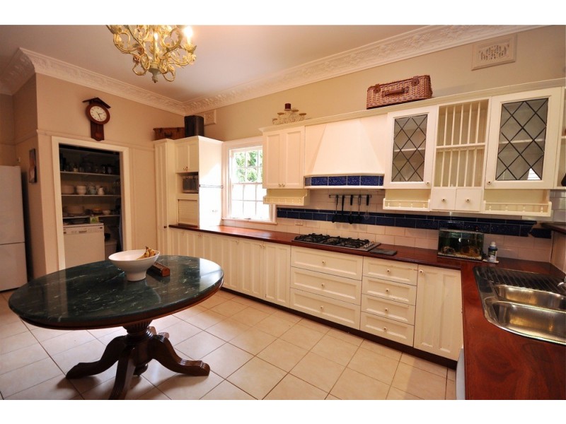 16 Belvidere Avenue, Blackheath NSW 2785