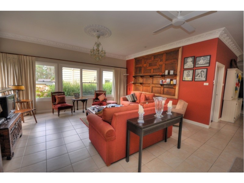 16 Belvidere Avenue, Blackheath NSW 2785