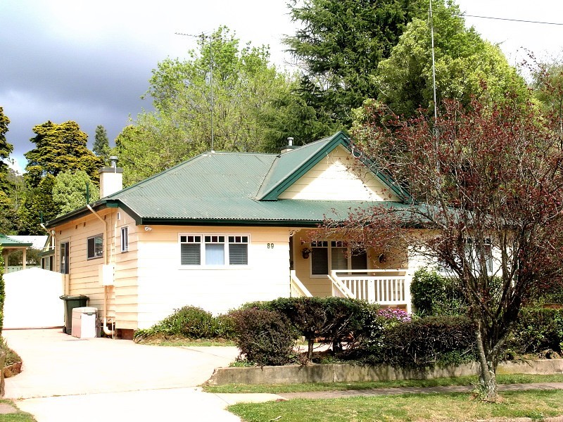 89 Govetts Leap Rd, Blackheath NSW 2785