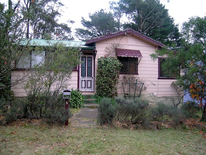 8 Row Street, Blackheath NSW 2785