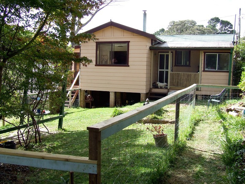 8 Row Street, Blackheath NSW 2785