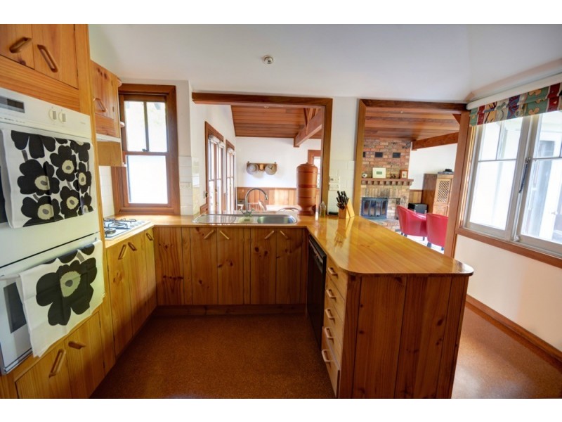 18 Barratt Street, Blackheath NSW 2785