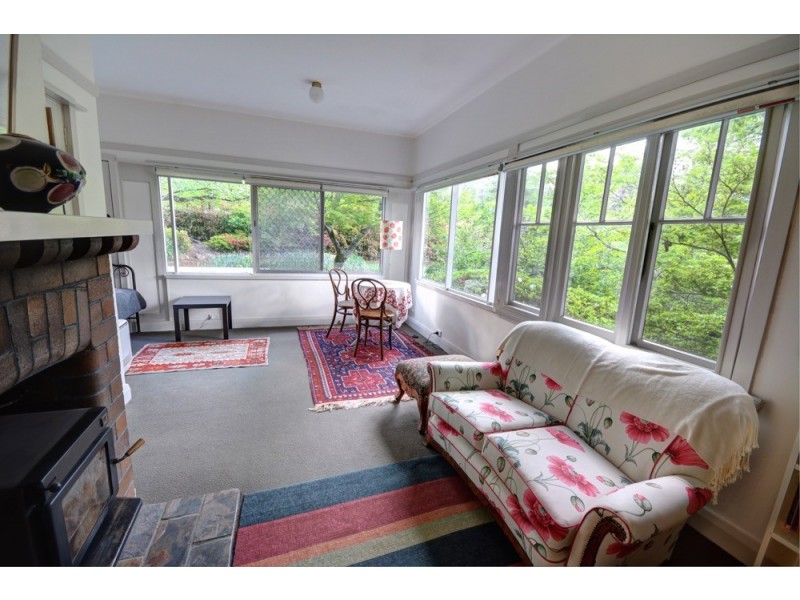 18 Barratt Street, Blackheath NSW 2785