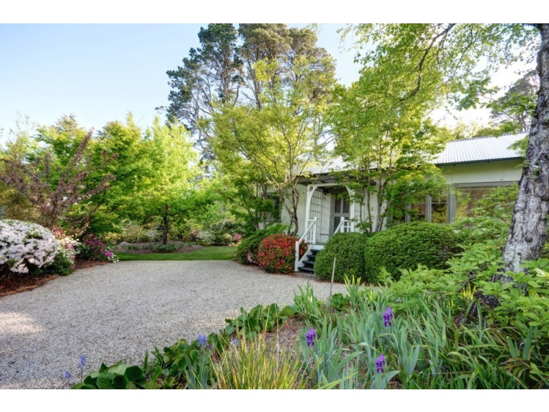 18 Barratt Street, Blackheath NSW 2785