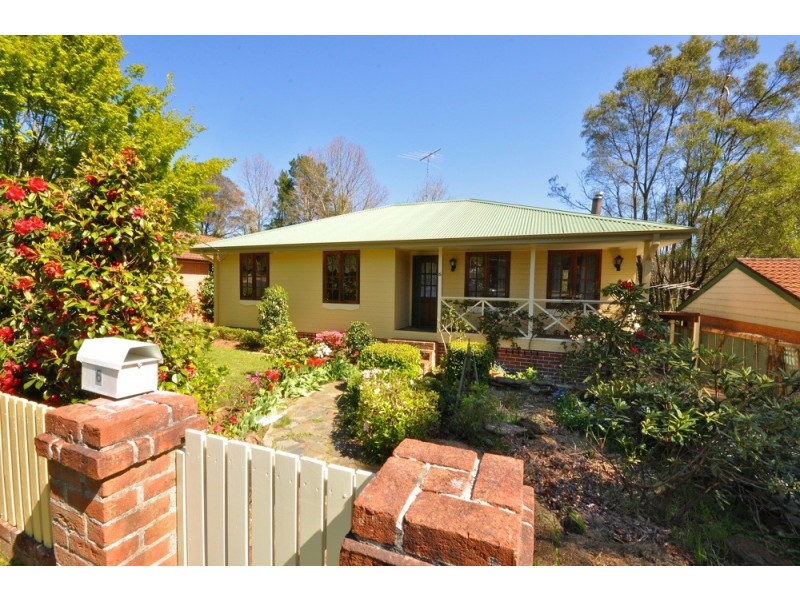 6 Harrison Street, Blackheath NSW 2785