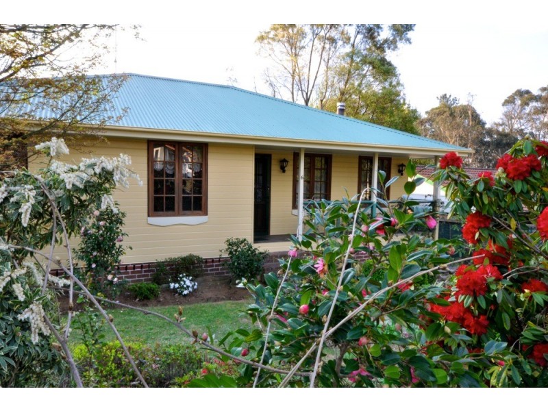 6 Harrison Street, Blackheath NSW 2785