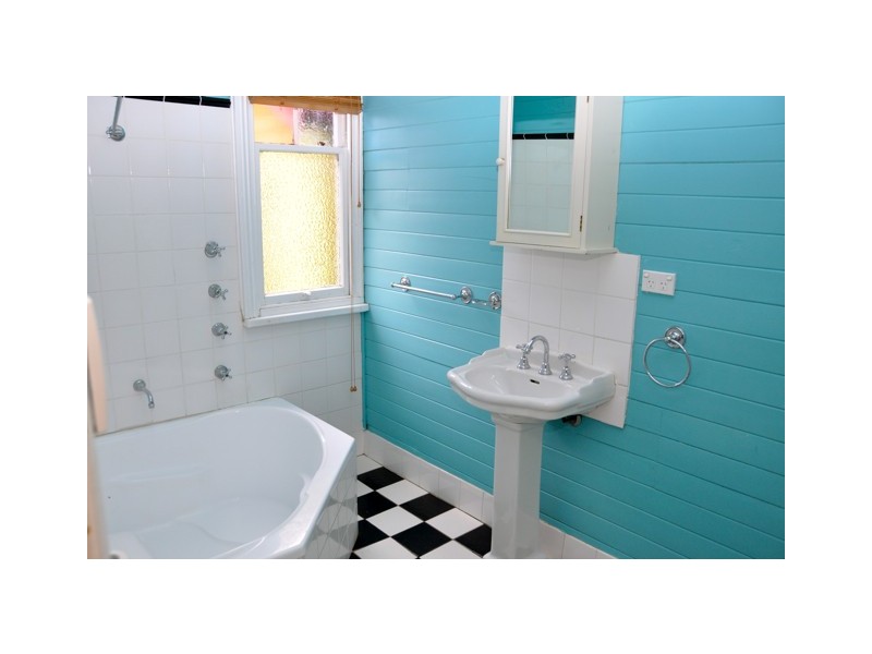 11 Staveley Parade, Blackheath NSW 2785