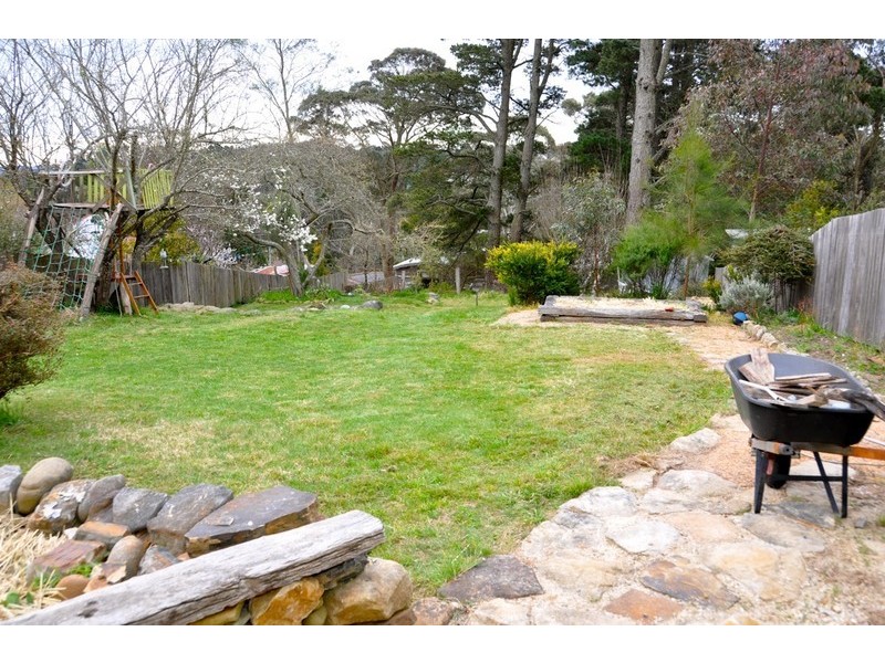 11 Staveley Parade, Blackheath NSW 2785