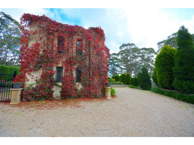 32 Wynnes Rocks Road, Mount Wilson NSW 2786