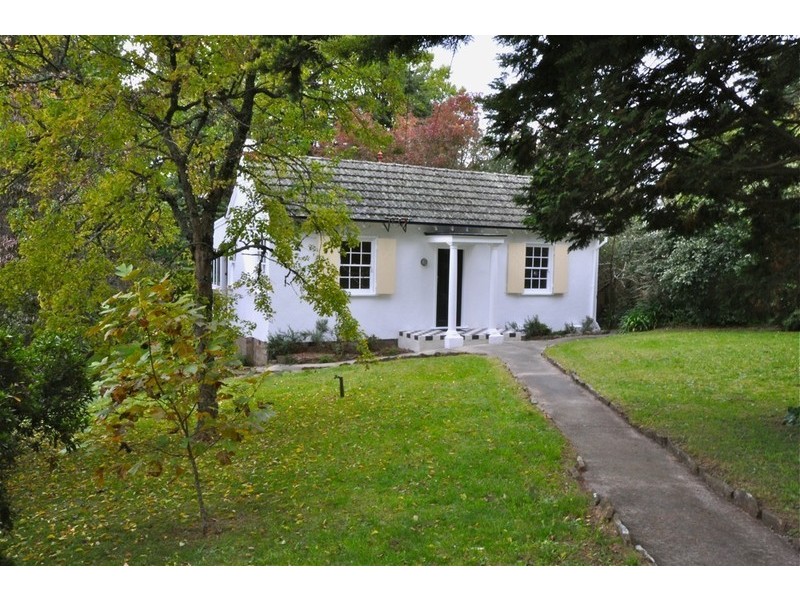 23 Hat Hill Rd, Blackheath NSW 2785