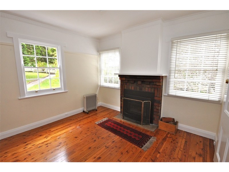 23 Hat Hill Rd, Blackheath NSW 2785