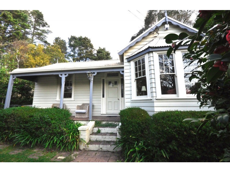 8 Wombat Street, Blackheath NSW 2785